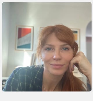 Amanda May, Founder
